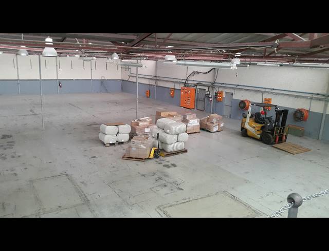 1,584M² FACTORY RENTED IN BEACONVALE